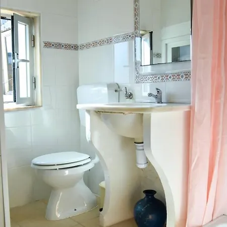 Square House In شقة