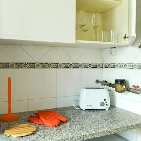 Square House In Apartment *